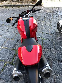 DUCATI MOSTER 696 