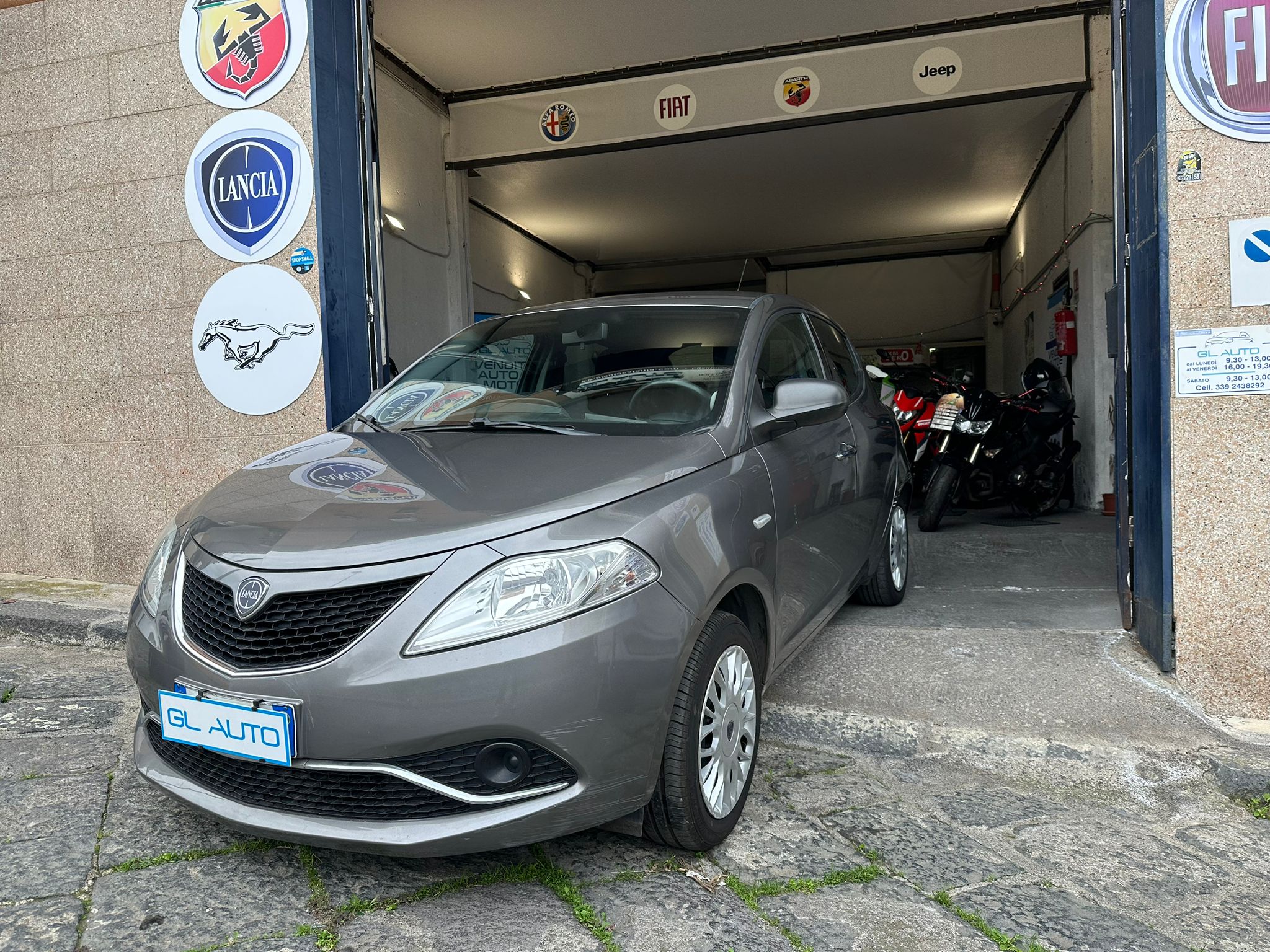 LANCIA Ypsilon 1.2 69cv silver 