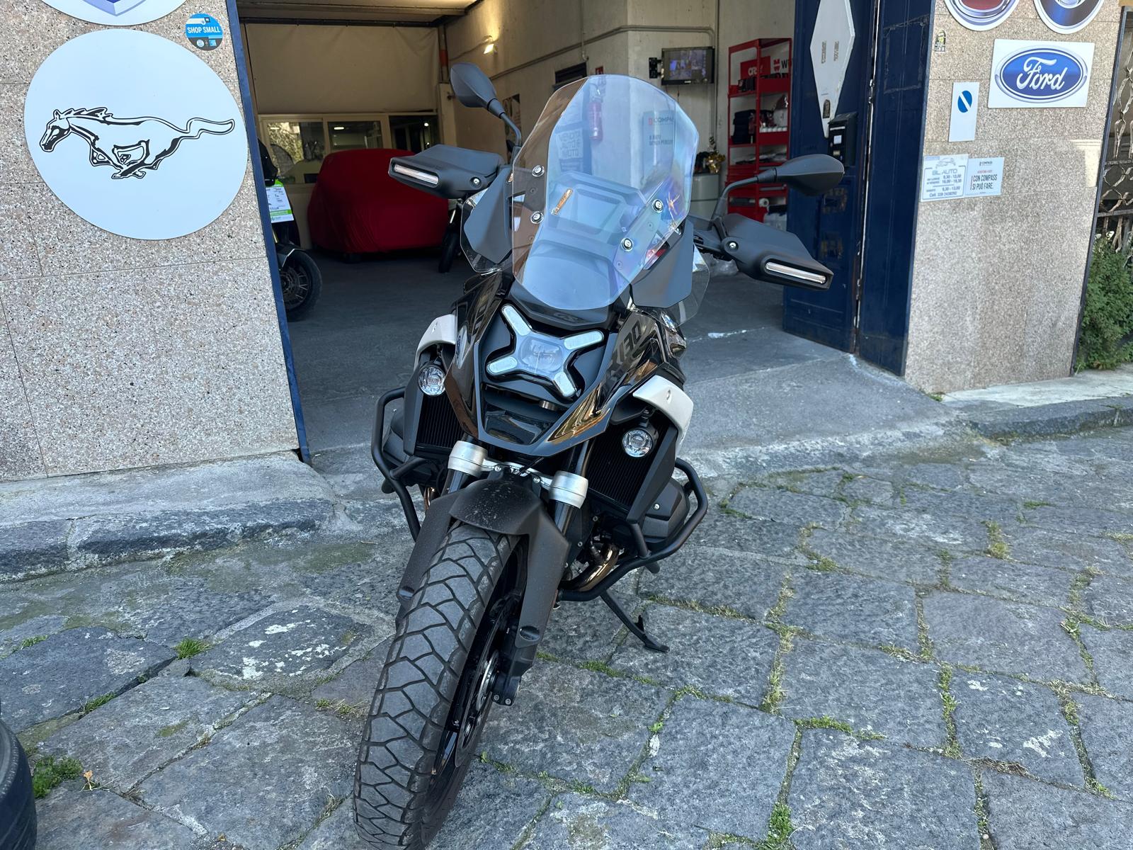 BMW Gs 1300 triple black 